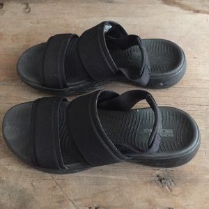 Skechers Goga Max Walking Sandals Slingback